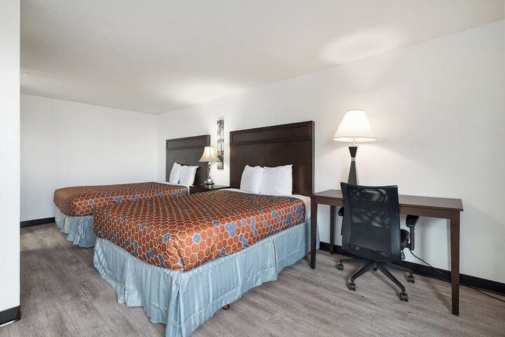 Room 17 of 25