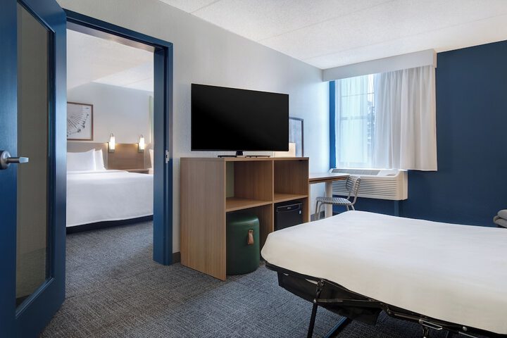 Room 6 of 40