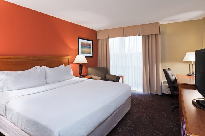 Holiday Inn Cincinnati-Riverfront by IHG
