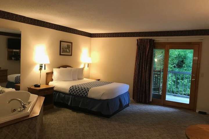 Room 10 of 38