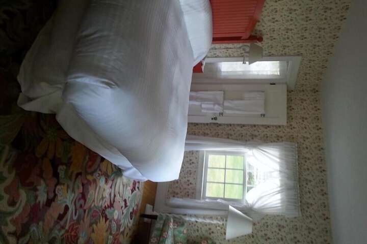 Room 26 of 81