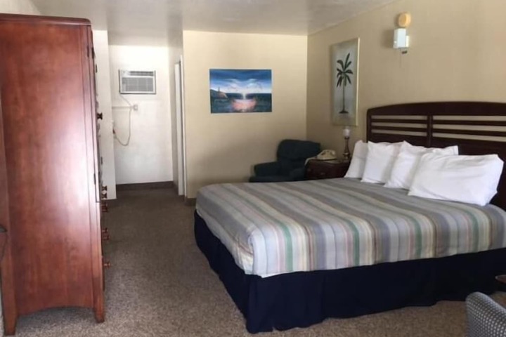 Room 11 of 15
