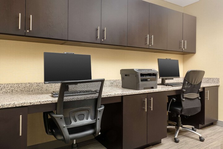Business Center 23 of 23