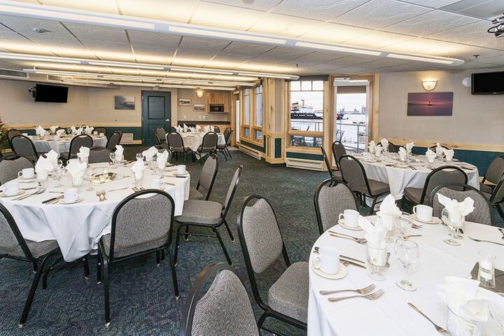 Park Point Marina Inn