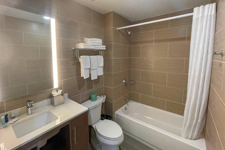 MainStay Suites Bronx - Belmont
