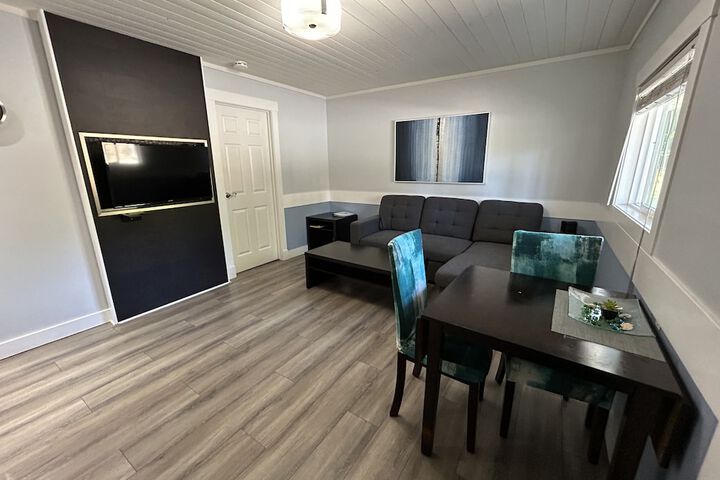Room 120 of 180