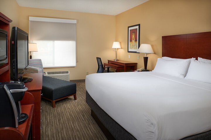 Holiday Inn Express & Suites Oxford by IHG