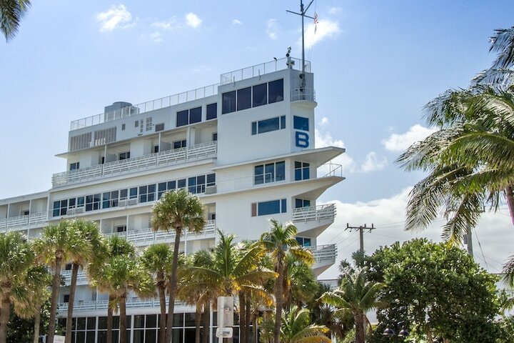 Hotel 9 of 215