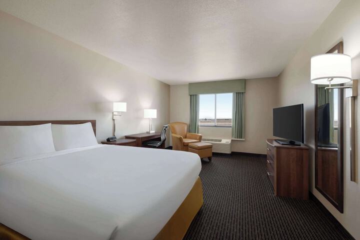 Room 10 of 24
