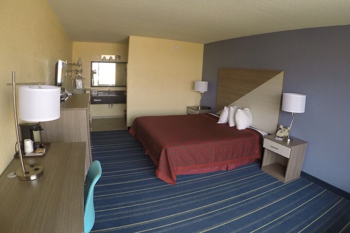 Room 18 of 47