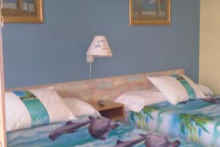 CORAL SANDS MOTEL
