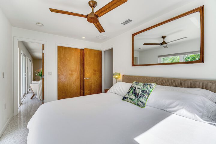 Private Oasis w / Pool: Walk to Melbourne Beach!