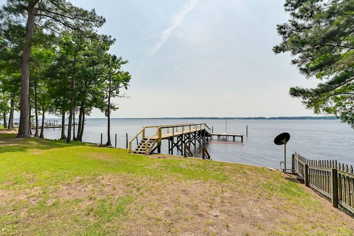 Riverfront Edenton Condo w / Porch & Water Views!