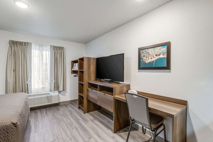 Room 28 of 39