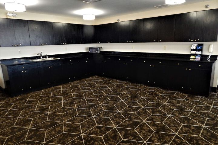 Ballroom/Hall 34 of 39