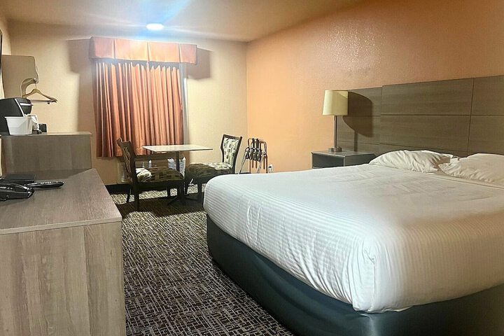 Room 21 of 34
