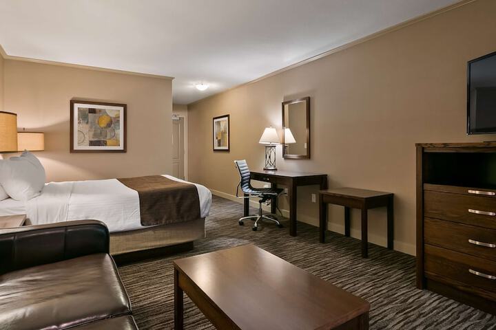 Room 17 of 23