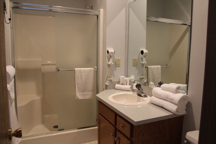 Room 103 of 119