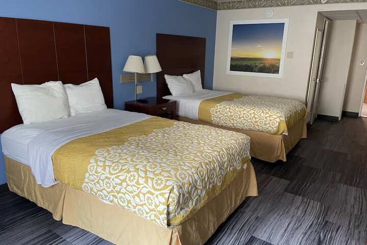 The Royal Inn & Suites