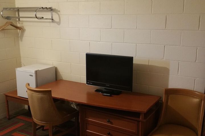 Room 8 of 71
