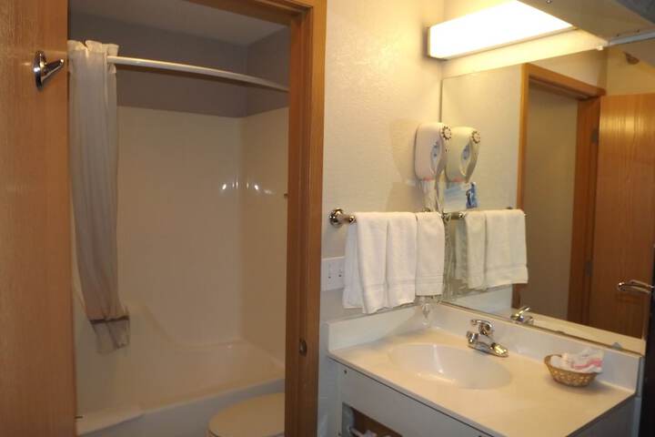 Room 16 of 44