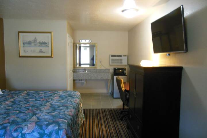 Room 44 of 48