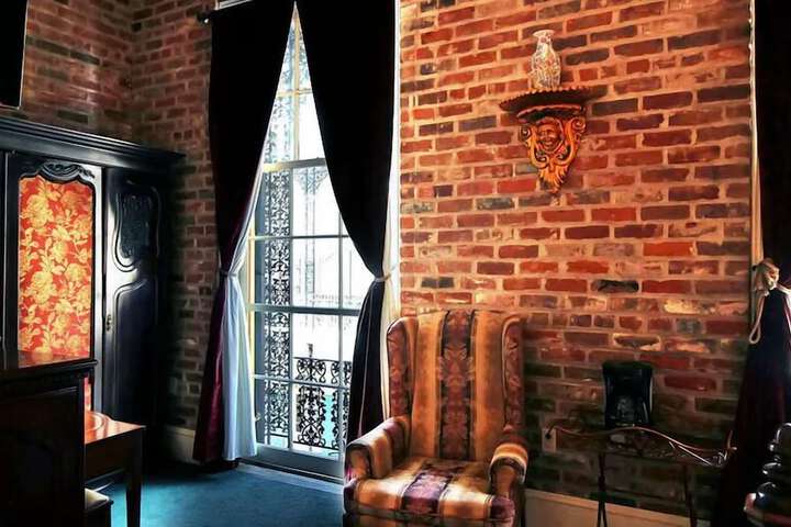 Room 52 of 79