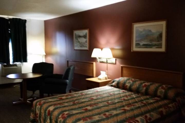 Room 8 of 11