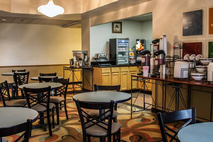 Breakfast/Coffee Service 23 of 28