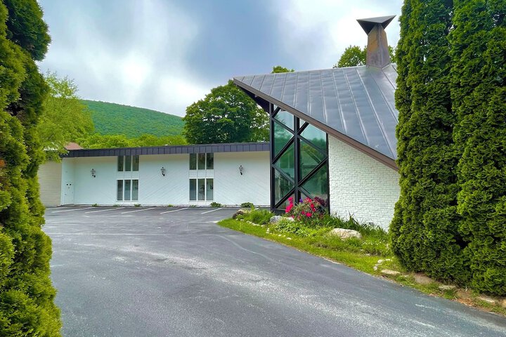 Toll Road Inn