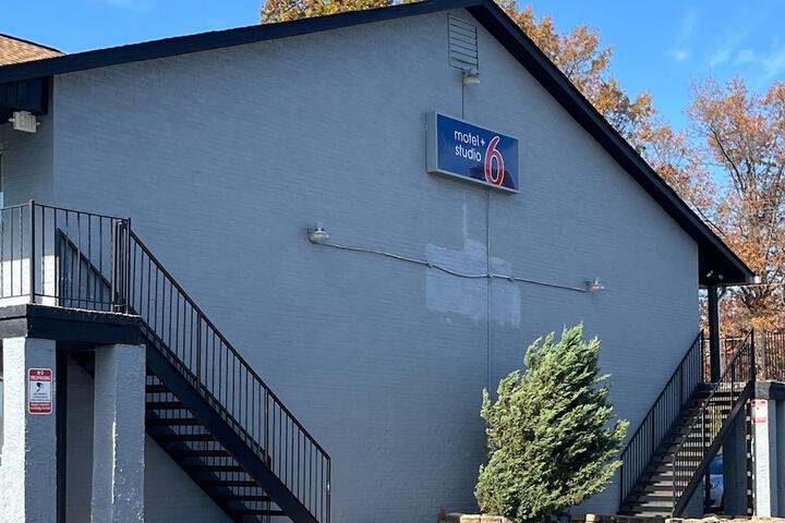 Studio 6 Suites Hurricane Wv
