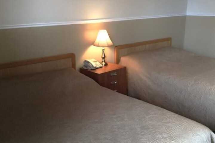 Room 13 of 35