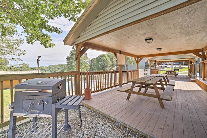 Unwind Fireside: Ozark Mtn Condo w / Resort Perks!