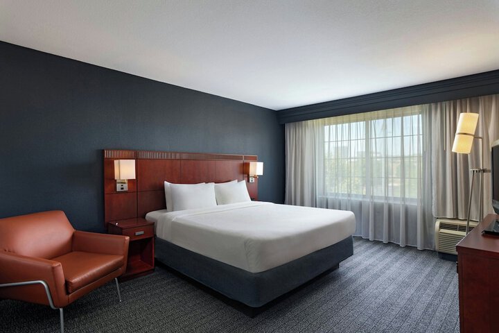 Courtyard Marriott Aksarben Village