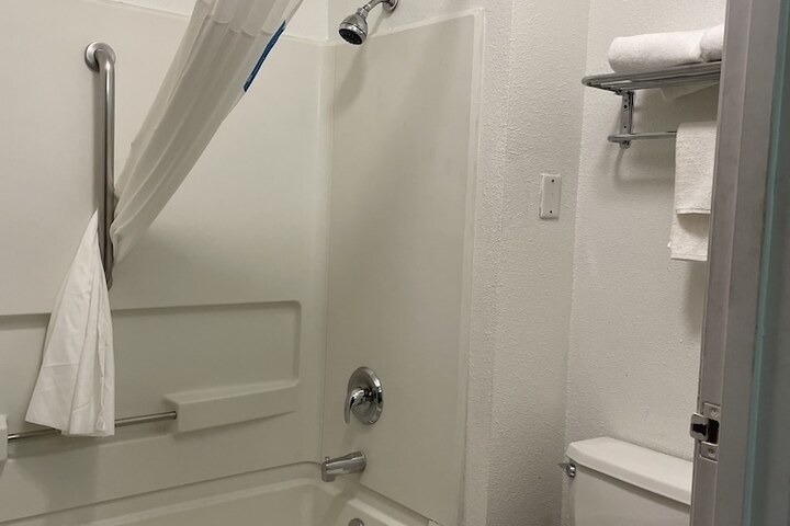 Room 12 of 40