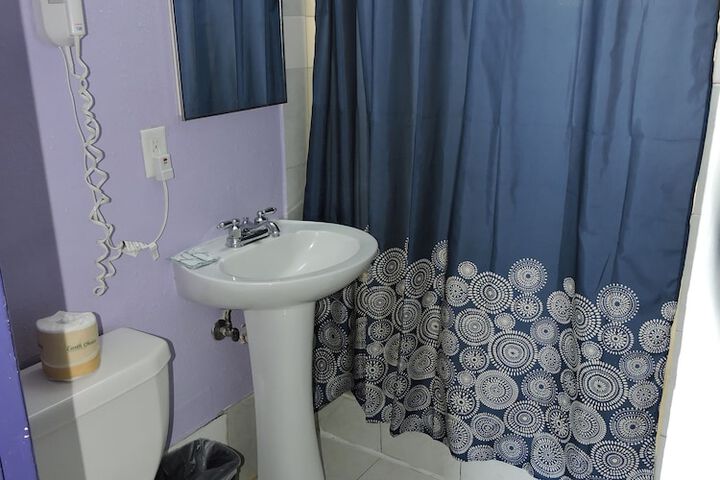 Room 11 of 42