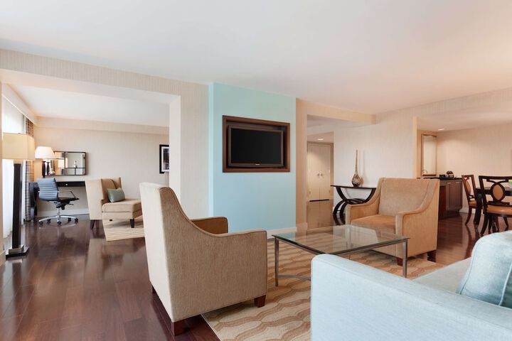 Embassy Suites by Hilton Boston Waltham
