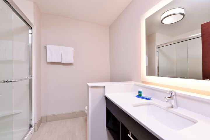 Room 25 of 49
