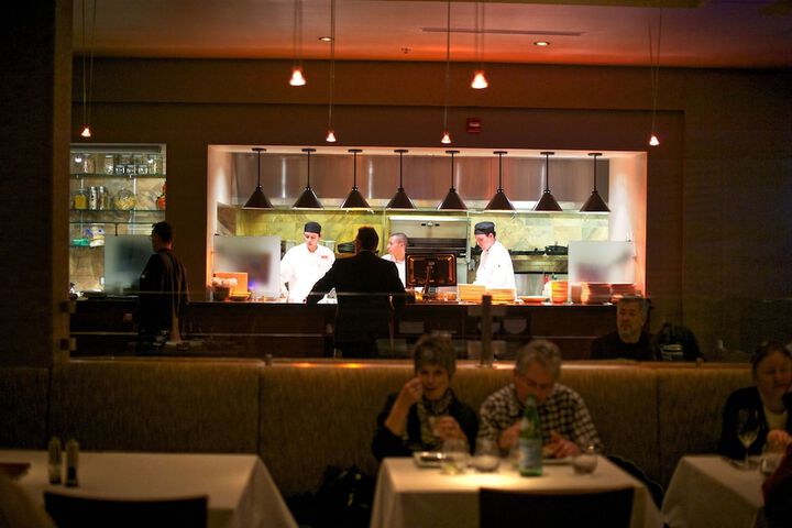 Dining 60 of 70