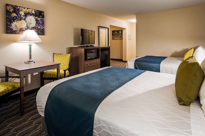 Room 9 of 16