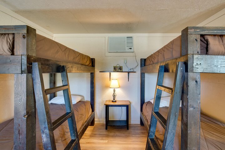 On-site Fishing Pier: Pet-friendly Kerens Cabin!