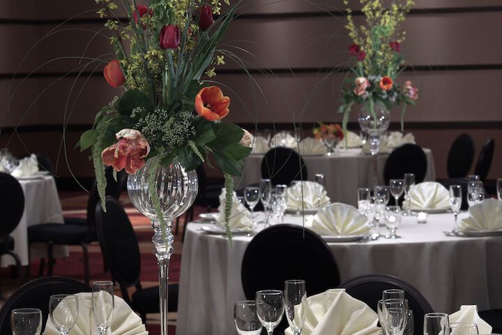 Ballroom/Hall 86 of 98