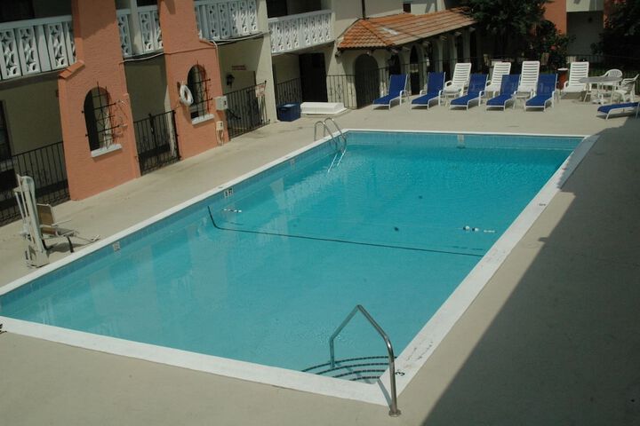 Pool 4 of 17