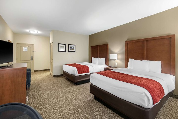 Room 27 of 34