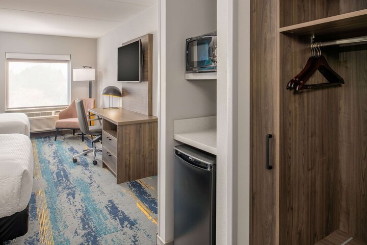 Room 27 of 30