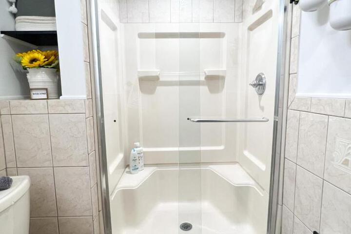 Boutique Studio Apartment on Grand Ave
