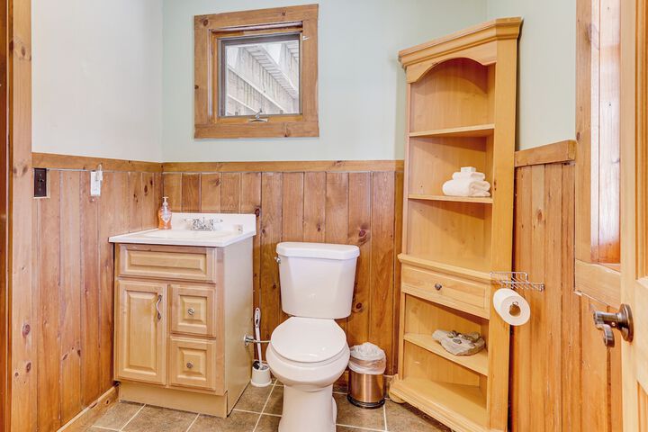 Jeffersonville Home w / Deck Near Hiking & Climbing