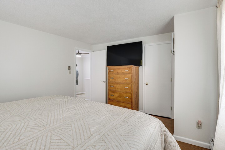 Quaint Bristol Townhome 14 Mi to West Hartford!