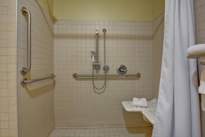 Room 14 of 38