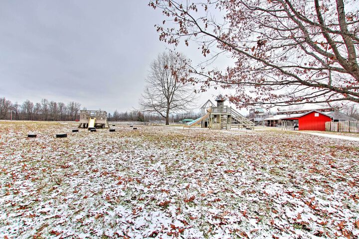 Cozy Retreat w / Porch & Double JJ Resort Access!